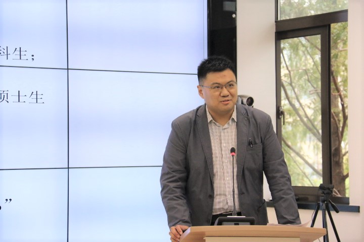 图3:答辩人 方炯升